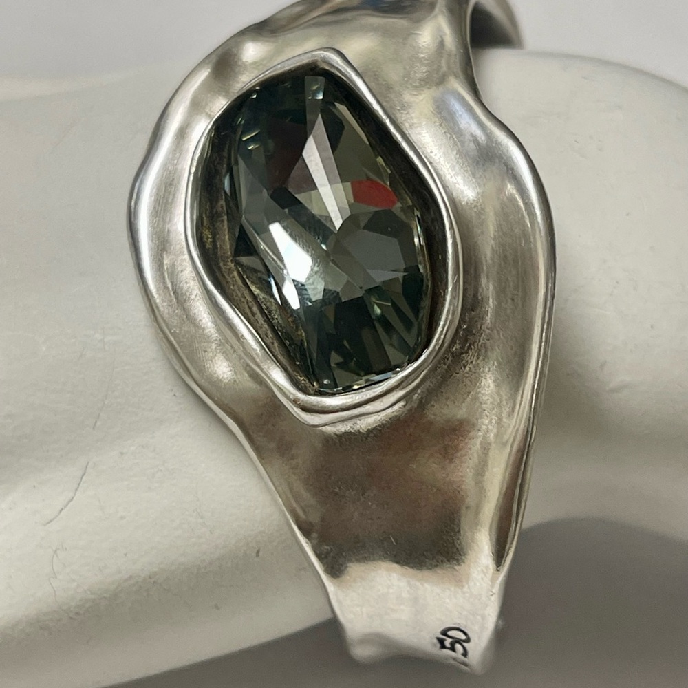 Uno de 50 Smoky Swarovski Crystal "Awesome" Statement Bracelet - Picture 4 of 10